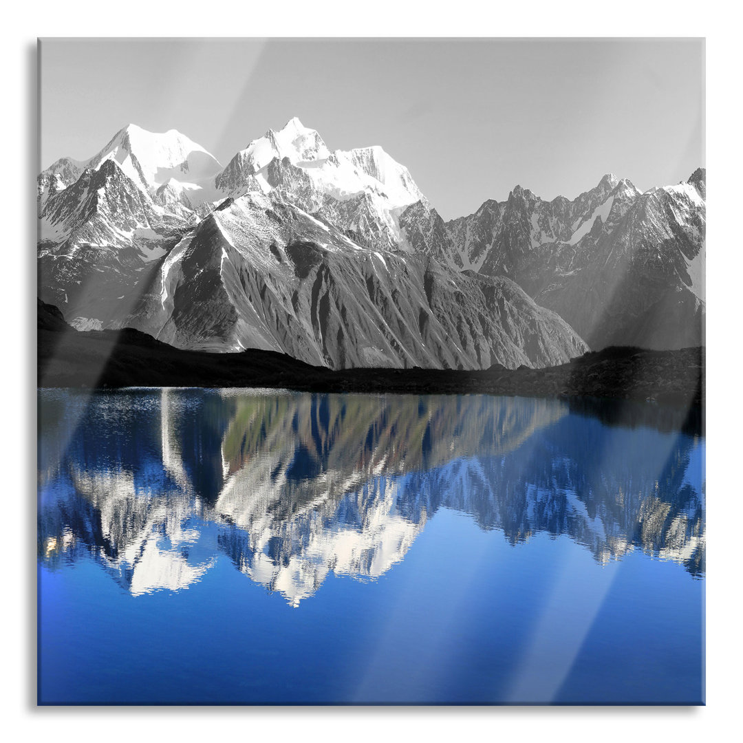 Glasbild Gewaltige Berge vor Spiegelsee