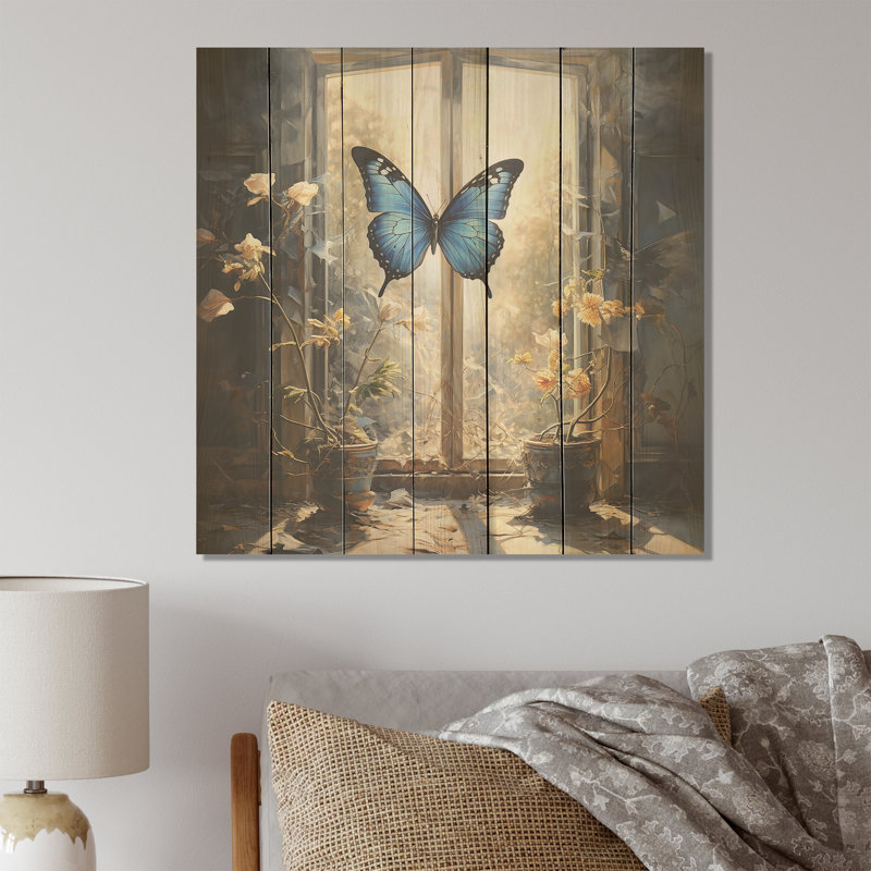 Cottage bleu ensoleillé Cottage I - Animal papillon sur bois, H 36 po x l 36 po