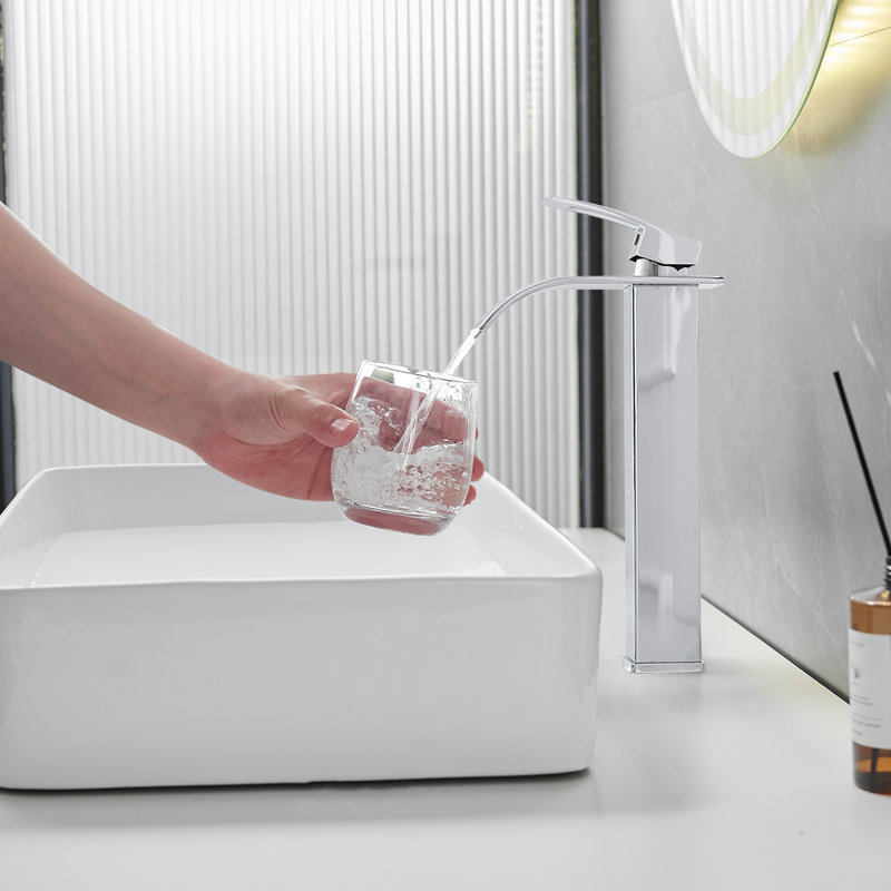 Robinet de lavabo vasque de salle de bain à poignée simple Waterfall, Chrome poli