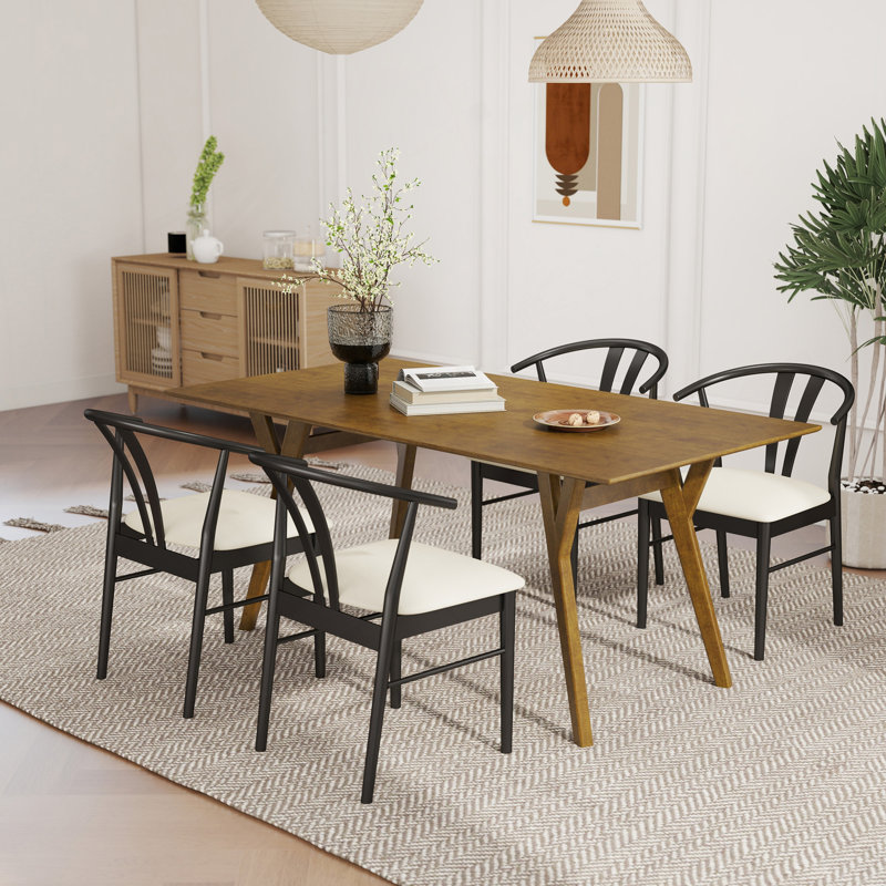 Ensemble de salle à manger 5 pièces Modern, table de salle à manger avec finition noyer et 4 chaises triangulaires noires