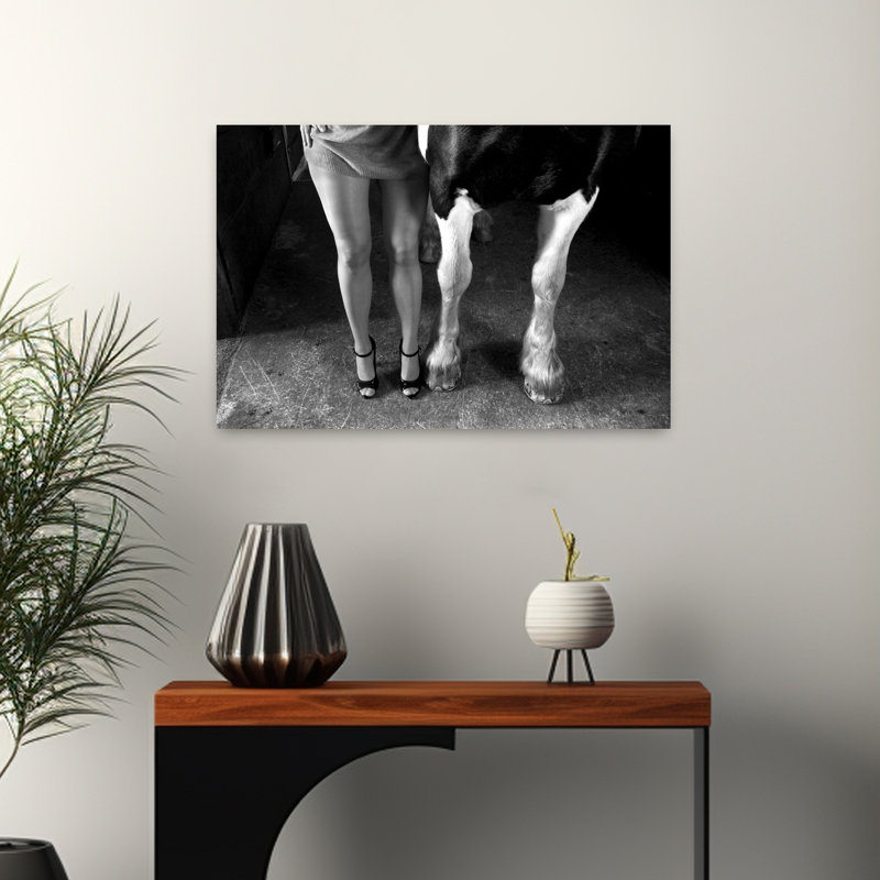 Affiche murale élégante, surréaliste et contemporaine représentant un cheval et des talons hauts, H 16 po x l 24 po