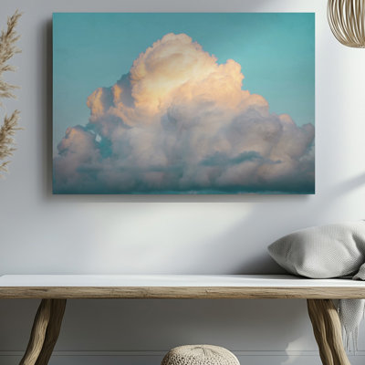 Toile dans un arrière-plan rêveur éclatant, un dégradé d'art mural jaune doux et des teintes oranges enveloppant la scène dans un décor chaleureux