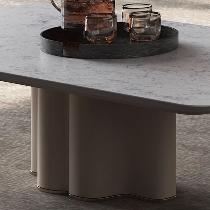 Table basse légère et luxueuse