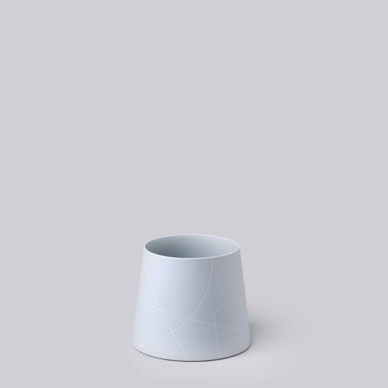 Procelain Table Vase, Ice