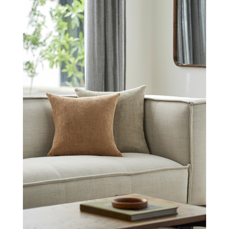 Puako Accent Pillow, H 18 po x l 18 po, Brun clair, Mélange de duvet