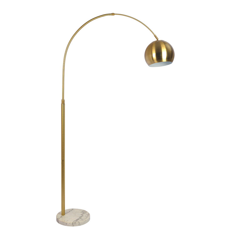 Lampe sur pied réglable en laiton doré à long bras avec base ronde en marbre blanc Oasis