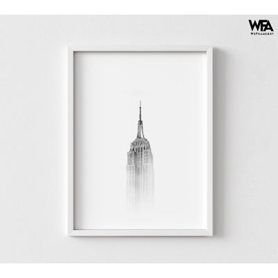 «NYC Fog» par Leah Straatsma, impression en noir et blanc de l'Empire State Building dans la jungle de béton, œuvre d'art de Manhattan à New York