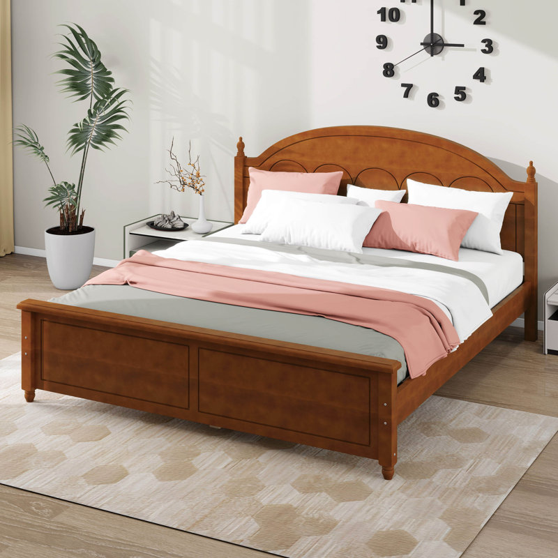 Structure de lit grand format en bois avec tête de lit courbée de style classique, Chêne