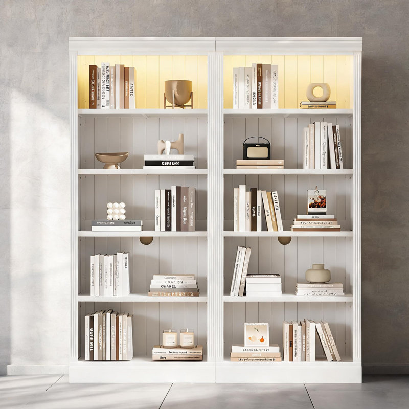 Ensemble de bibliothèque autoportante à 5 niveaux, fabrication en bois massif axée sur le rangement, blanc éclatant avec tablettes réglables et bande lumineuse à DEL pour le salon et le bureau à domicile