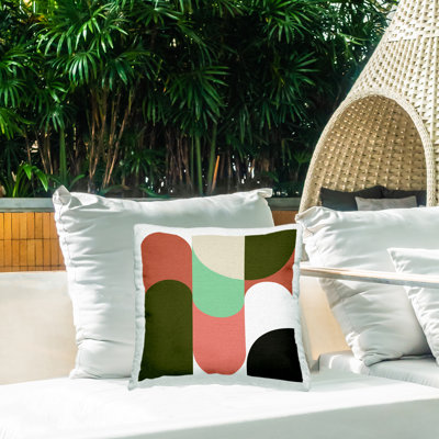 Coussin d'extérieur à imprimé géométrique rétro rose et vert par Daphne Polselli