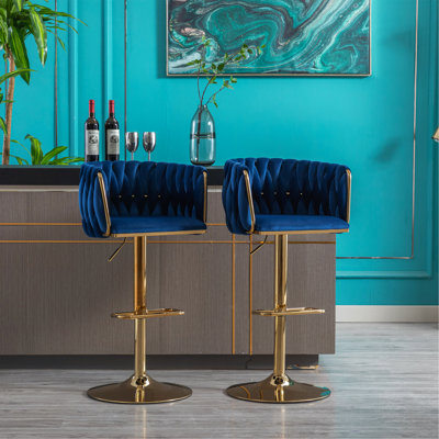 Ensemble de 2 tabourets de bar, avec repose-pieds chromé et base pivotante à hauteur réglable en velours + tabouret de bar simple Golden Leg