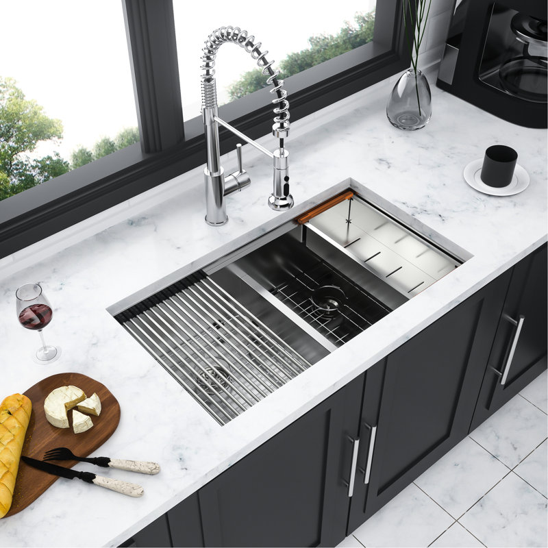 Évier de cuisine encastré à double cuve 50/50 33 po x 19 po en acier inoxydable T304 de calibre 16, cuve profonde de 10 po, façade à tablier plat pour la cuisine, guide d'eau en forme de X, revêtement à l'épreuve des intempéries, rembourrage, avec