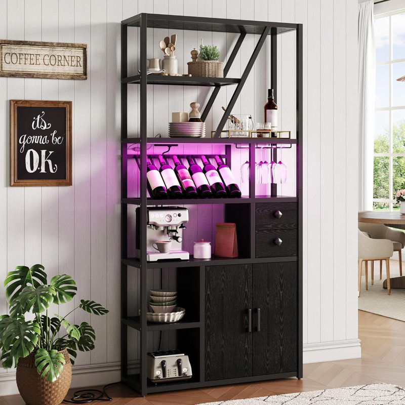 Armoire de bar haute noire avec lumières DEL - Station de café avec prises de courant et support de rangement
