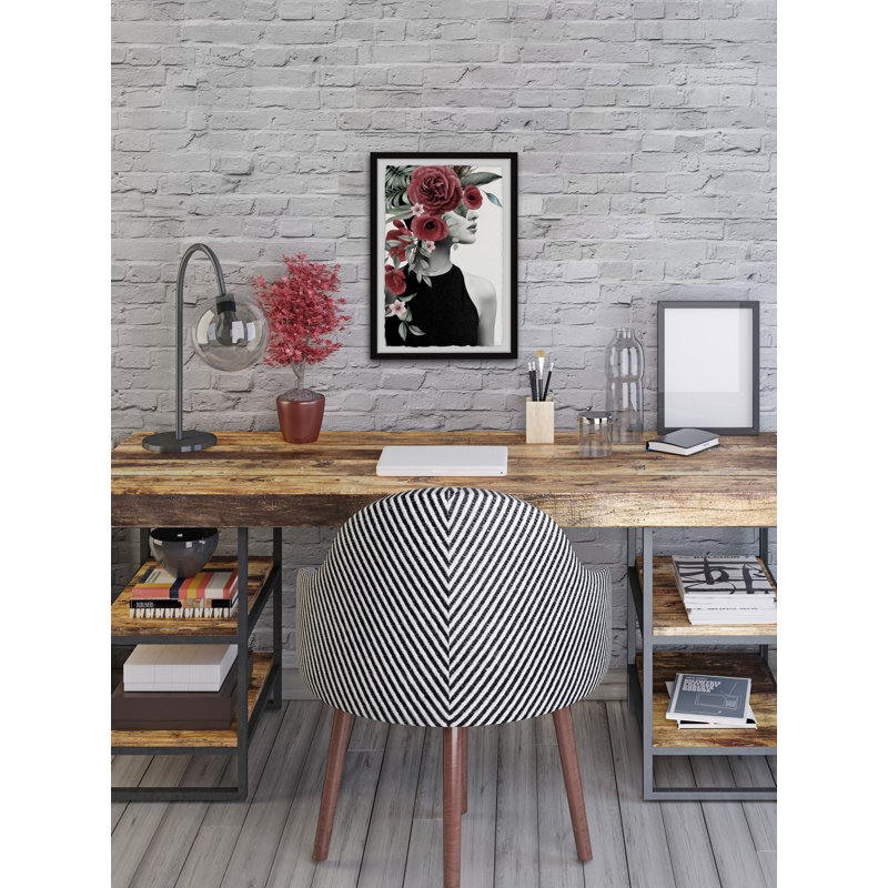 «Red Blooms II», reproduction encadrée, H 36 po x l 24 po x P 1,5 po