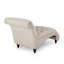 Chaise longue élégante avec un design tout en courbes, un capitonnage à boutons et des pieds en bois de bouleau pour un confort et un style ultimes.