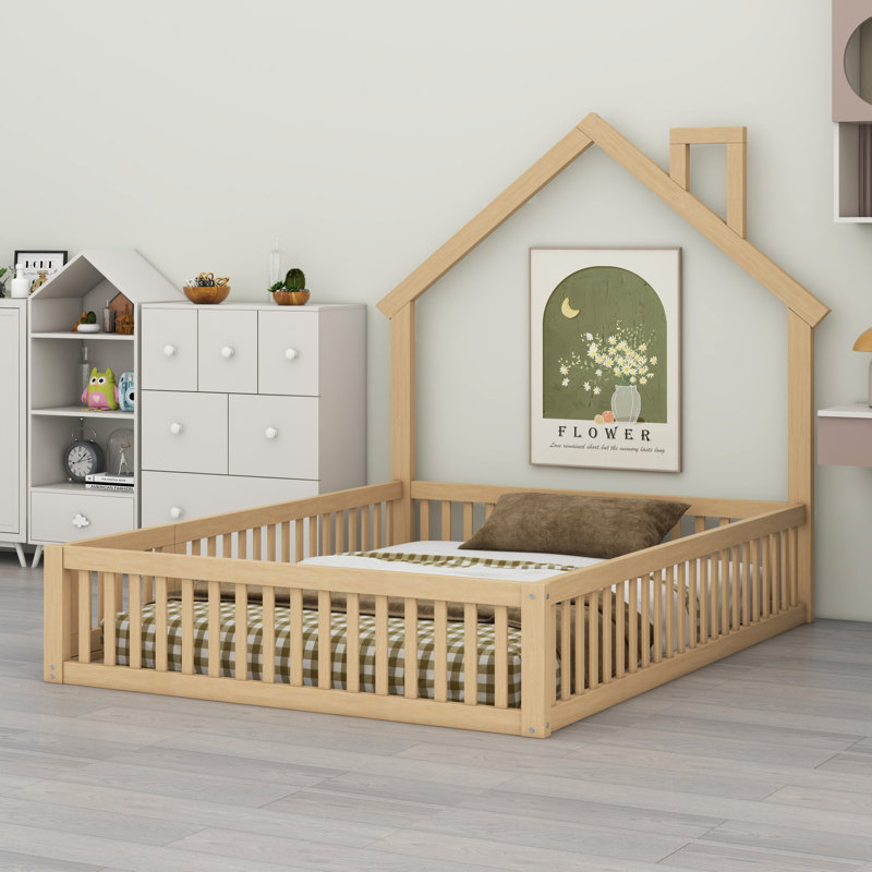 Lit plateforme avec garde-corps House