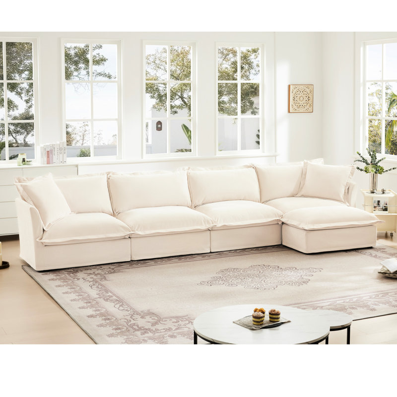 Chenille crème moderne avec des configurations polyvalentes pour tout espace de vie