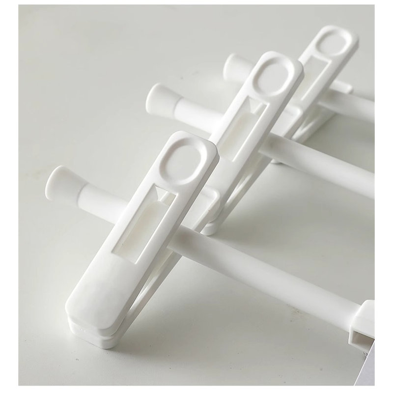 Plastic Non-Slip Standard Hanger, 4