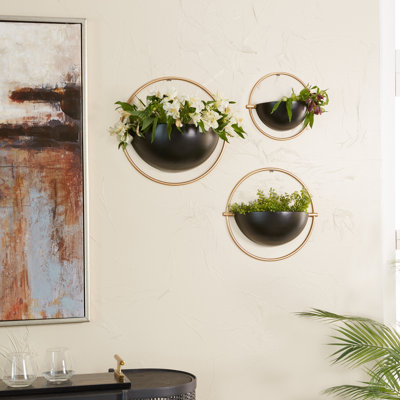 Malpass Metal Wall Planter