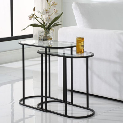 Ensemble de 2 tables gigognes ovales One Pixie Street avec cadre en fer noir mat pour le salon et la chambre à coucher - H 24 po