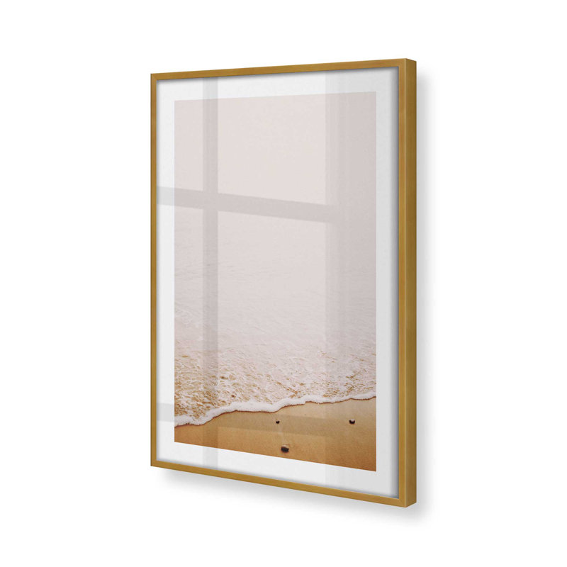 «Gentle Beach Tides», impression roulée, Cadre doré poli, H 15,25 po x l 12,25 po x P 1,25 po