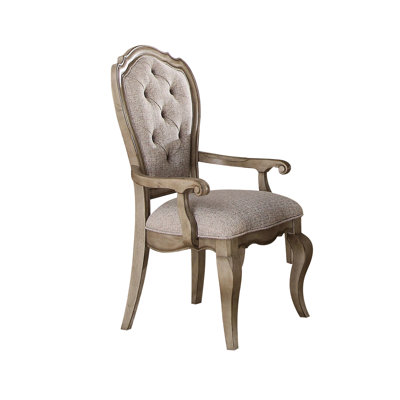 Fauteuil avec accoudoirs de 2 po, beige et taupe antique, bouton avec ceinture, tablier de siège en bois habilement créé, détail de charme séduisant, courbé