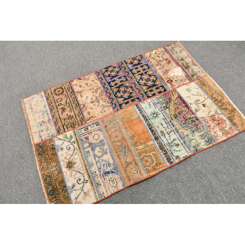 Tapis turc en patchwork fait à la main offrant un décor rétro pour un bureau de chambre éclectique ou un décor de vestibule bohémien