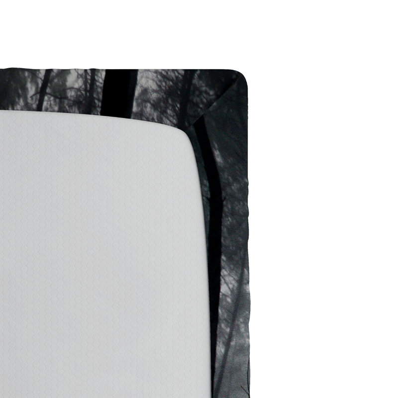 Ensemble de 2 draps-housse Ambesonne Forest Foggy Woodland - gris pâle - noir et rouge