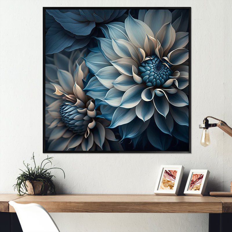Dahlia fleurs bleu et blanc II - art mural Dahlia pour le salon, H 24 po x l 24 po, Cadre flottant noir
