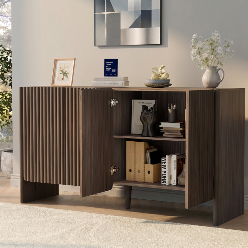 Armoire d'appoint 55 po en noyer foncé à 4 portes avec détails rainurés