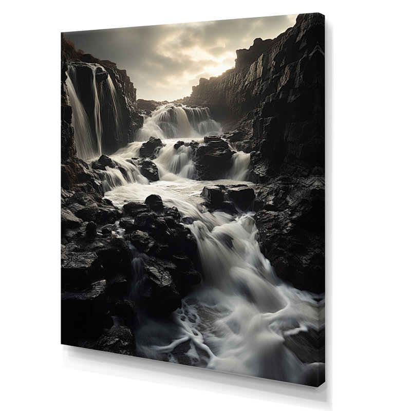 «Waterfall Enchanted Erosion» sur toile, H 32 po x l 24 po x P 1 po, Toile tendue