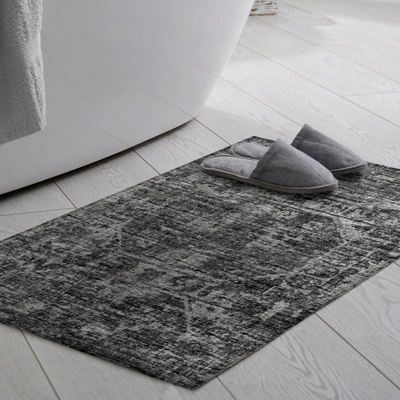 Fenwick Washable Oriental Indoor / Outdoor Rug, Rectangle 1'8" x 2'6"
