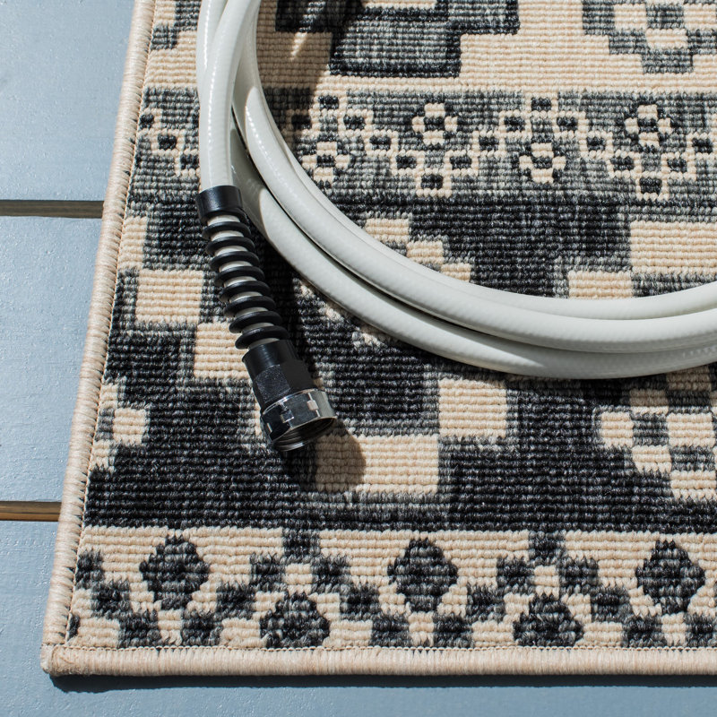 Northpoint Veranda Southwestern Indoor/Outdoor Area Rug, Rectangle 5'3" x 7'7"