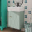 Meuble-lavabo compact de 20 po, lavabo en céramique, porte à motif de losanges, poignées dorées, tablettes latérales-1002638583