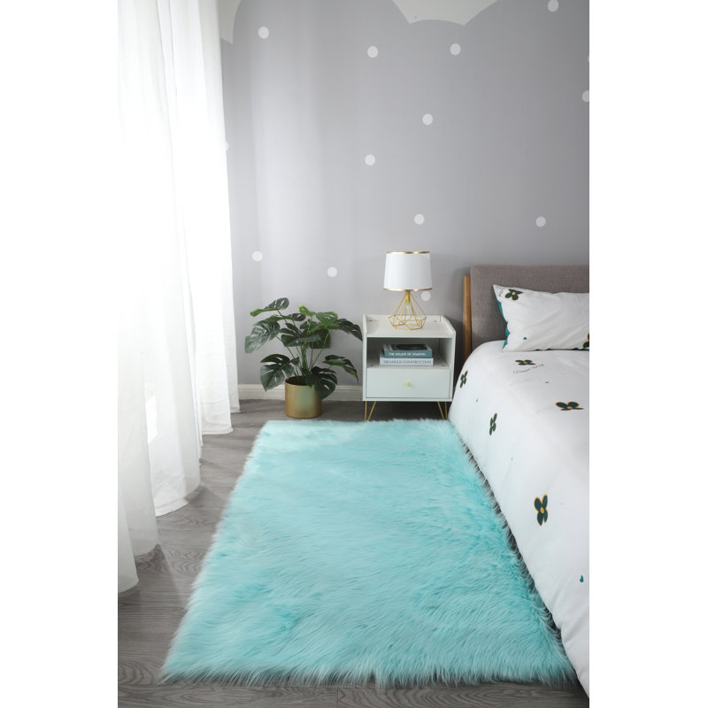 Faux Sheepskin Indoor Rug, Rectangle 5' x 7'