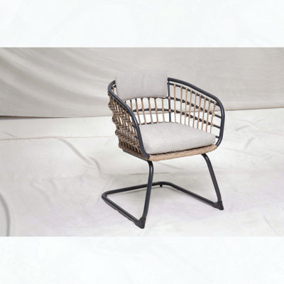 Ensemble de 2 chaises légères en osier résistant aux intempéries avec coussins amovibles