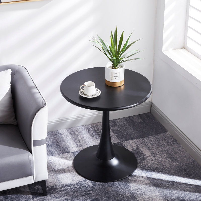 Petite table basse moderne 23,71 po Labruna, Noir