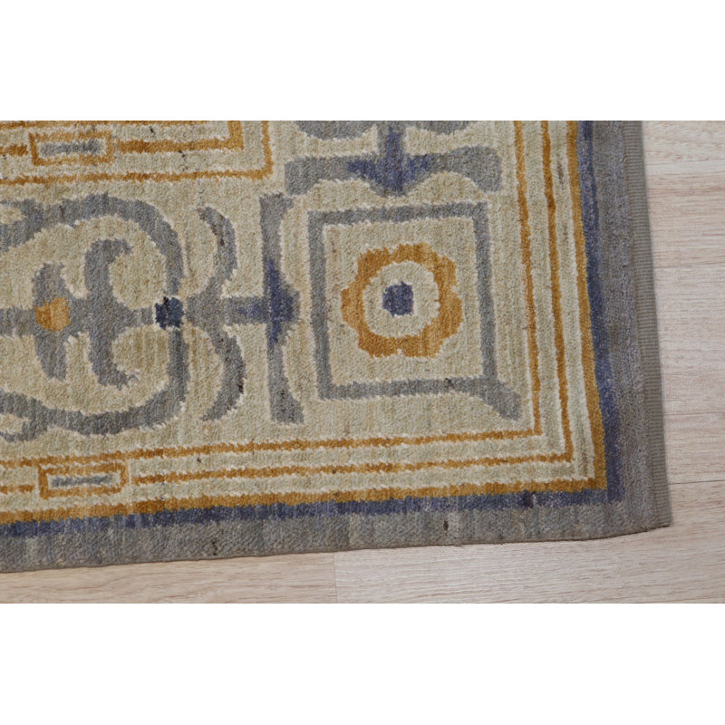 Ivory Hand-Knotted Wool Wreathed Medallion European Modern Contemporary Carpet Rug, 6' x 9'