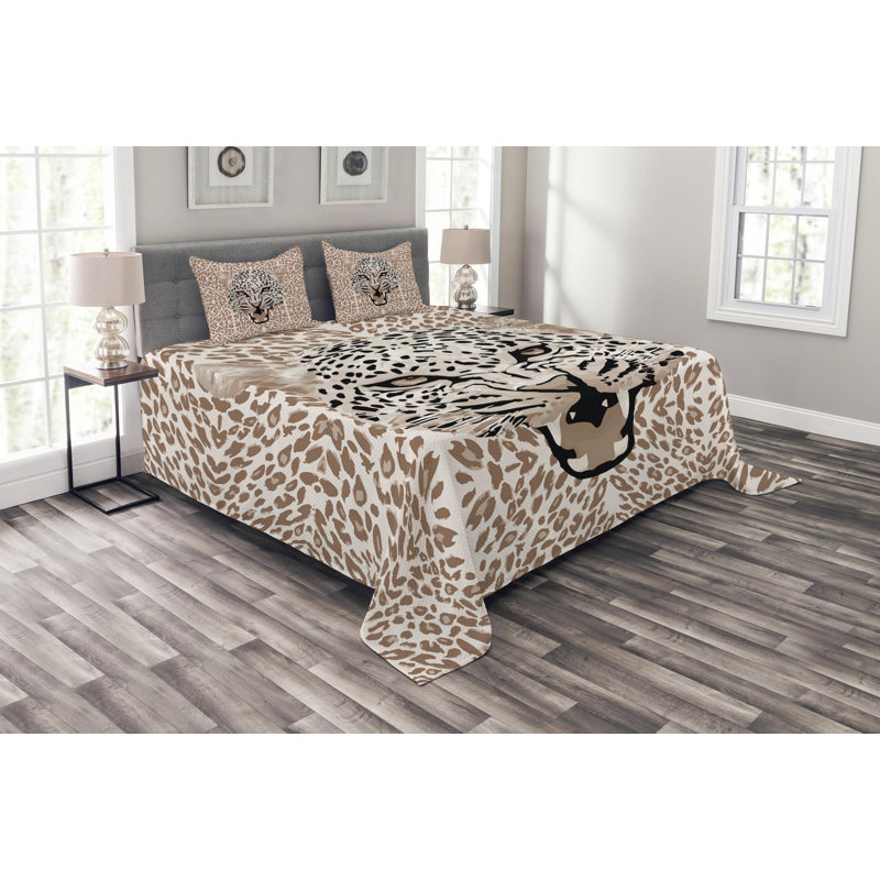 Eclectic Polyester Animal Print Coverlet, Queen Coverlet + 2 Shams