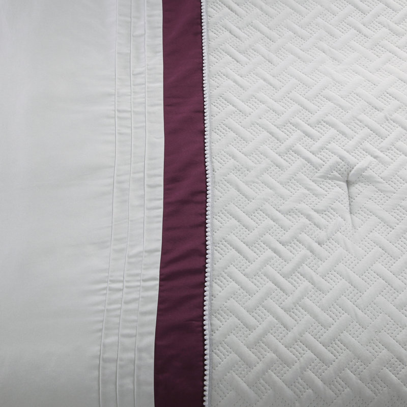 Polyester Damask Comforter, Queen Comforter + 2 Shams + 4 Throw Pillows