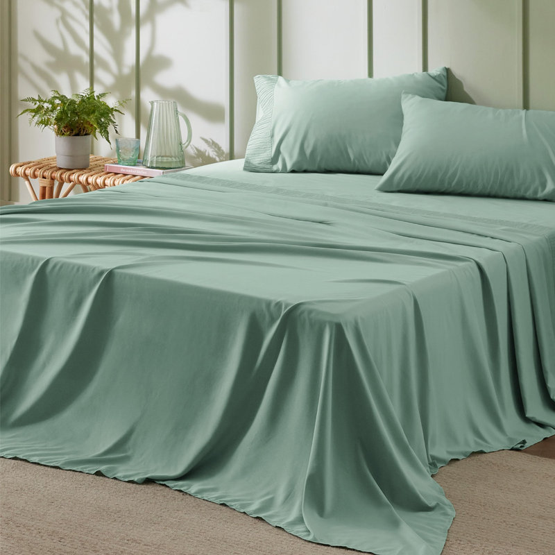 Bedsure Polyester Microfiber Sheet Set Hotel Luxury Sheets, Easy Care Cooling Bed Sheet Set 84GSM(101" x 107")GentleSoft™️