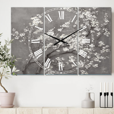 White Cherry Blossoms I - Horloge murale traditionnelle