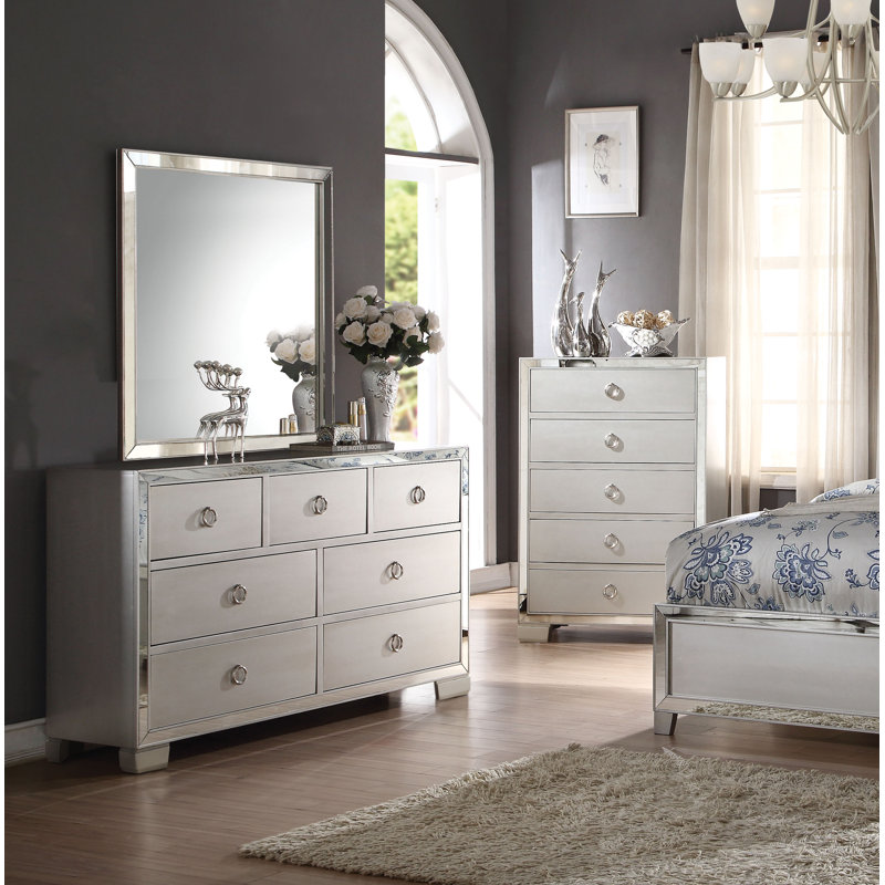 Craddock 57'' W 7 - Drawer Dresser