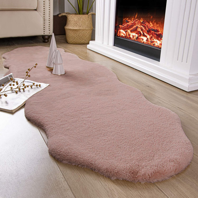 Ibukunoluwa Faux Fur Washable Indoor Rug, Novelty 2' x 6'