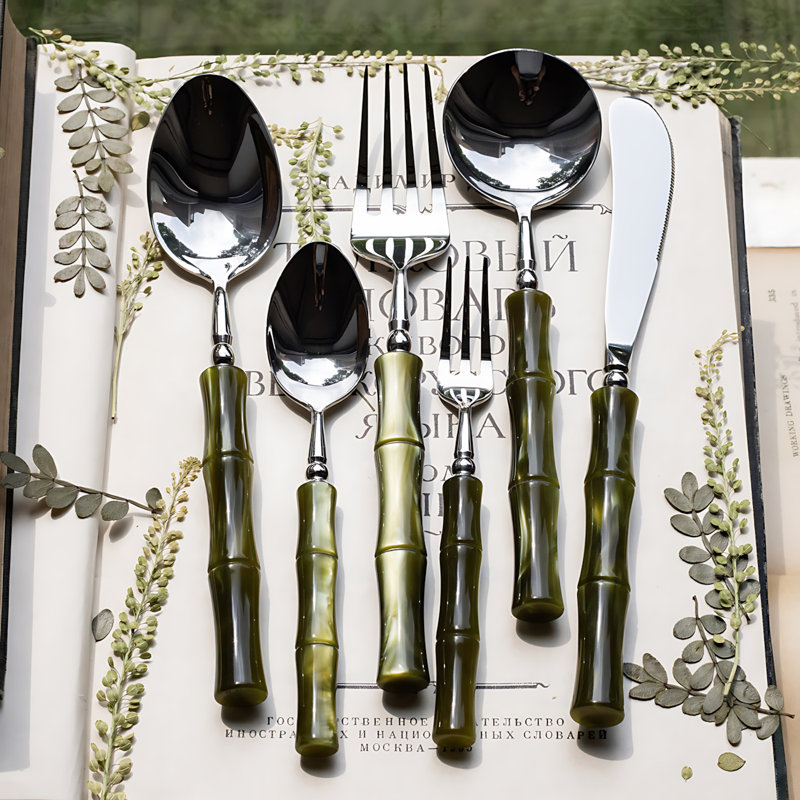 Ensemble de couverts 6 pièces en acier inoxydable de style italien avec poignée en bambou et finition perlée - couteau, fourchette, cuillère