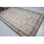 Tapis turc en laine tissé à la main authentique avec une grande couverture et un motif floral beige pour un look rétro
