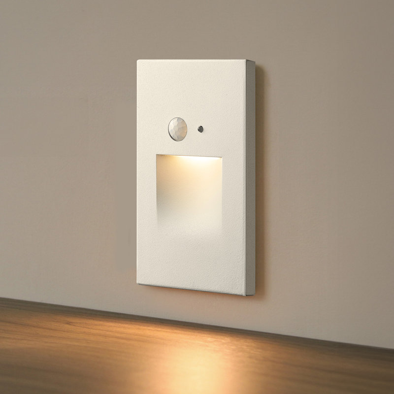 Kassa LED Wall Light, Matte White