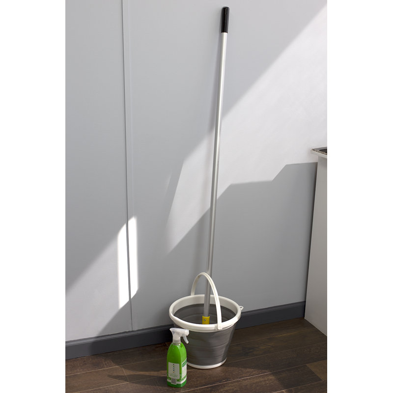 Home Basics Plastic Bucket