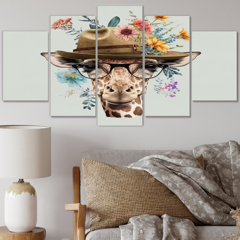 Portrait de girafe avec des lunettes et un chapeau I - animaux, impression sur toile girafe - 5 panneaux