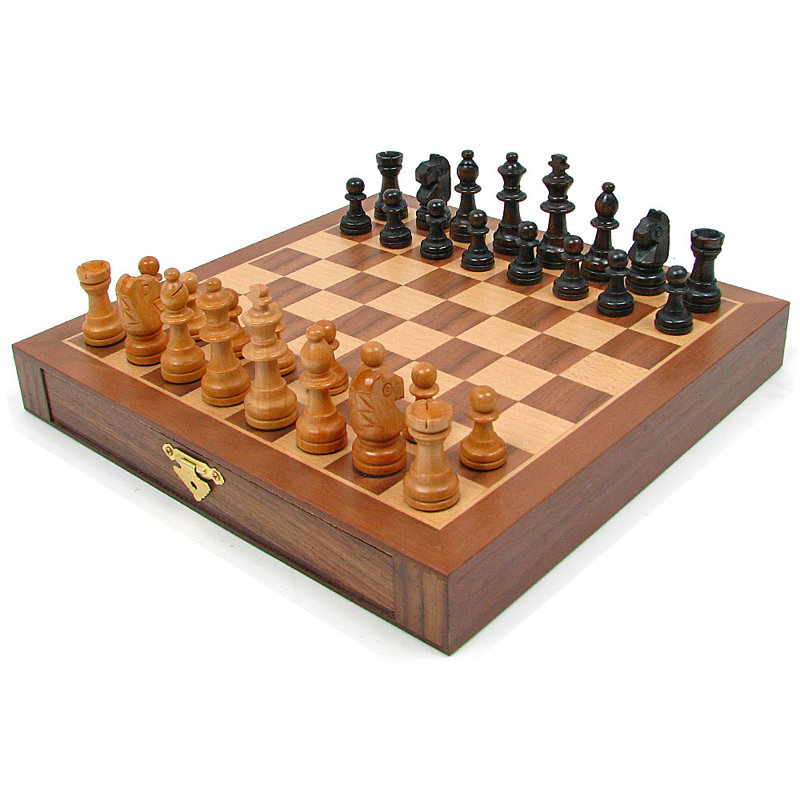 Elegant Magnetic Walnut-Style Chess Set with Polished Staunton Pieces